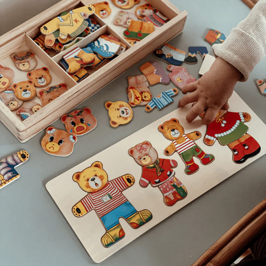 Træpuslespil med påklædningsbjørn – pusleboks med opbevaringskasse (lærerigt legetøj)