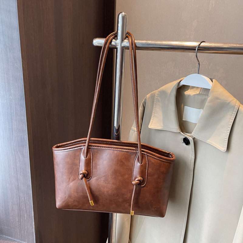 Skuldertaske i vegansk læder