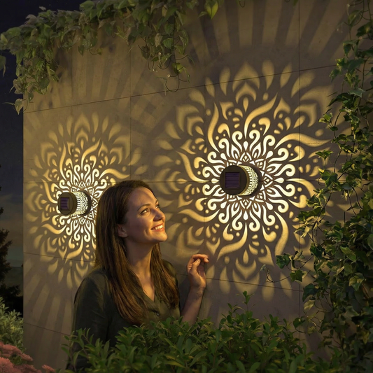 LED solcellevæglampe med mandala-mønster – udendørs belysning til have, hegn og terrasse