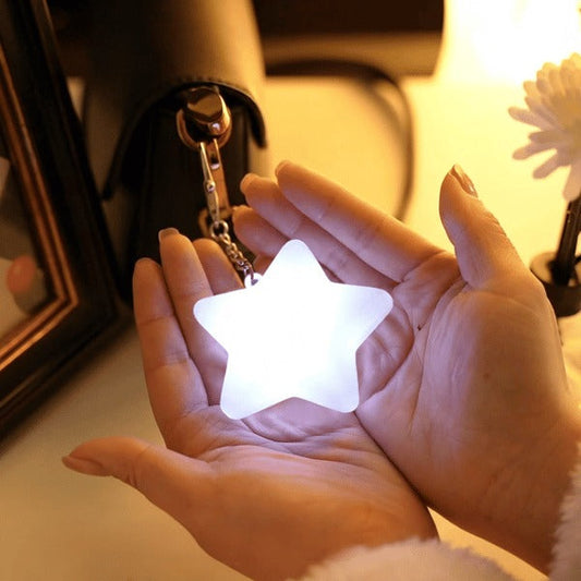 LED-nøglering med berøringssensor