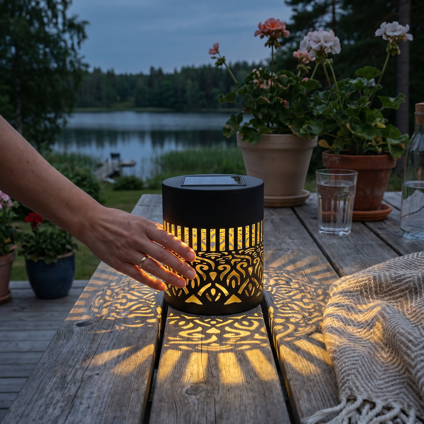 Farverig solcelle-mandala havelampe – Vandtæt LED-væglampe med projektionseffekt, til udendørs brug